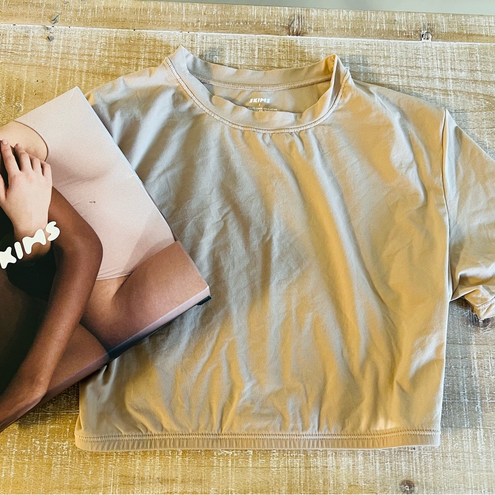 Skims crop opaque top size small
